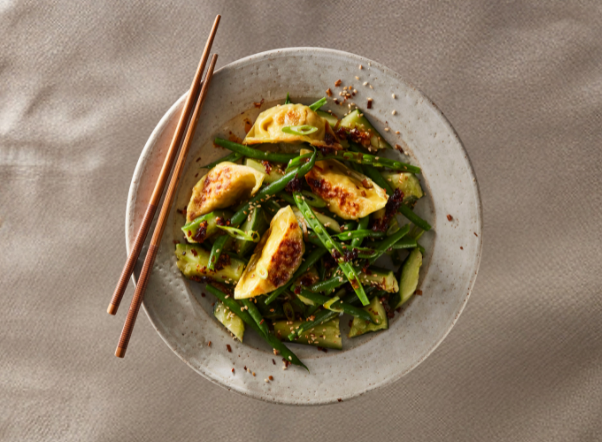 gyoza'green smashed salad